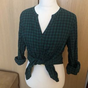 EUC Calvin Klein button top mandarin collar sz L